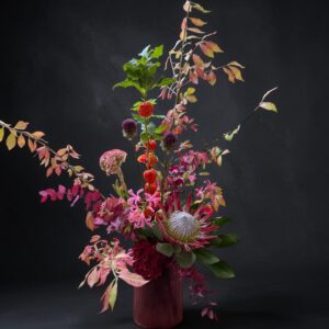 exklusivere Strauß mit Protea in rosa pink orange